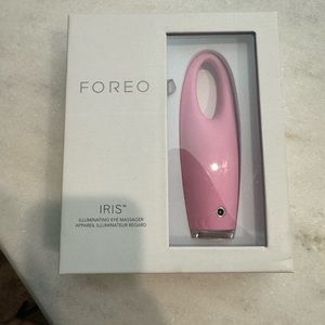 Illuminating eye massager